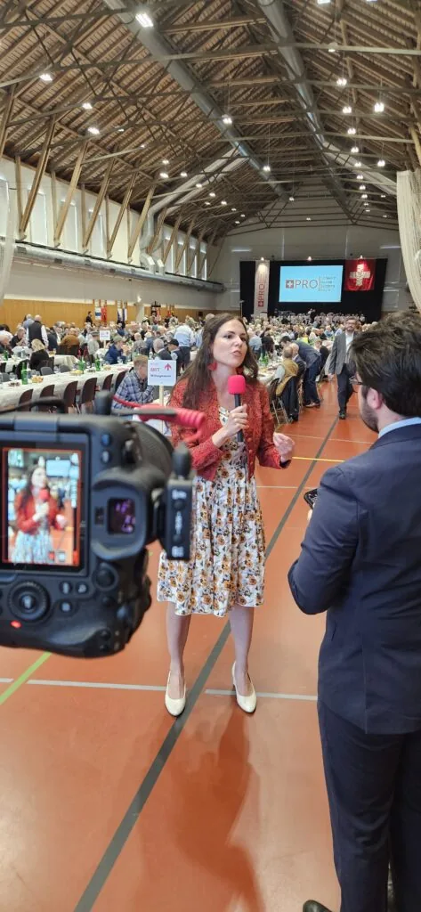 Intervenante interviewée par Osmose Marketing lors d'un salon en halle